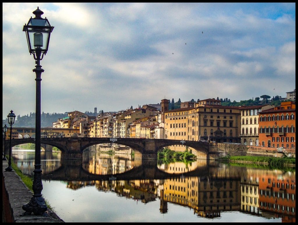 Florence, belle capitale de la Toscane traversée par le fleuve Arno