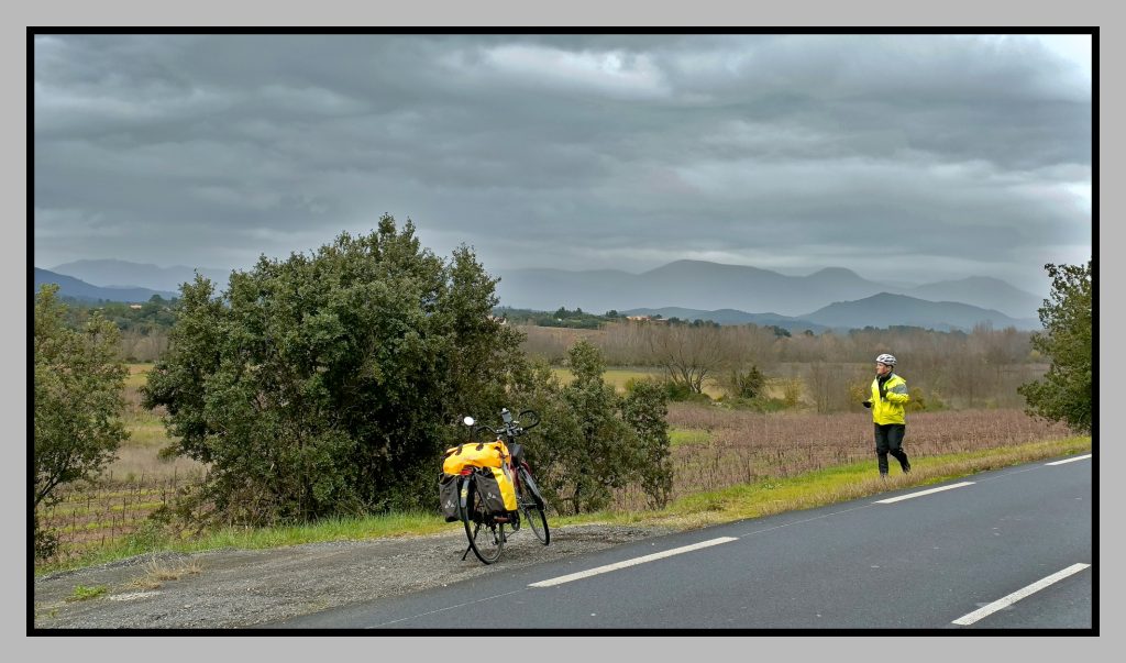 randovelo34.fr. Guernica. L'orage approche.