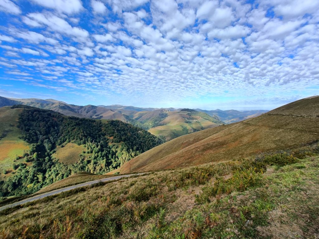 Dans le col de Burdinkurutxetak